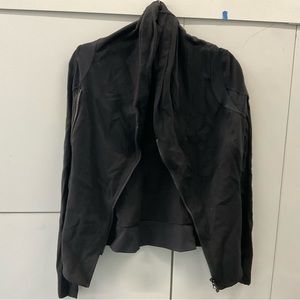 Lululemon jacket size 4